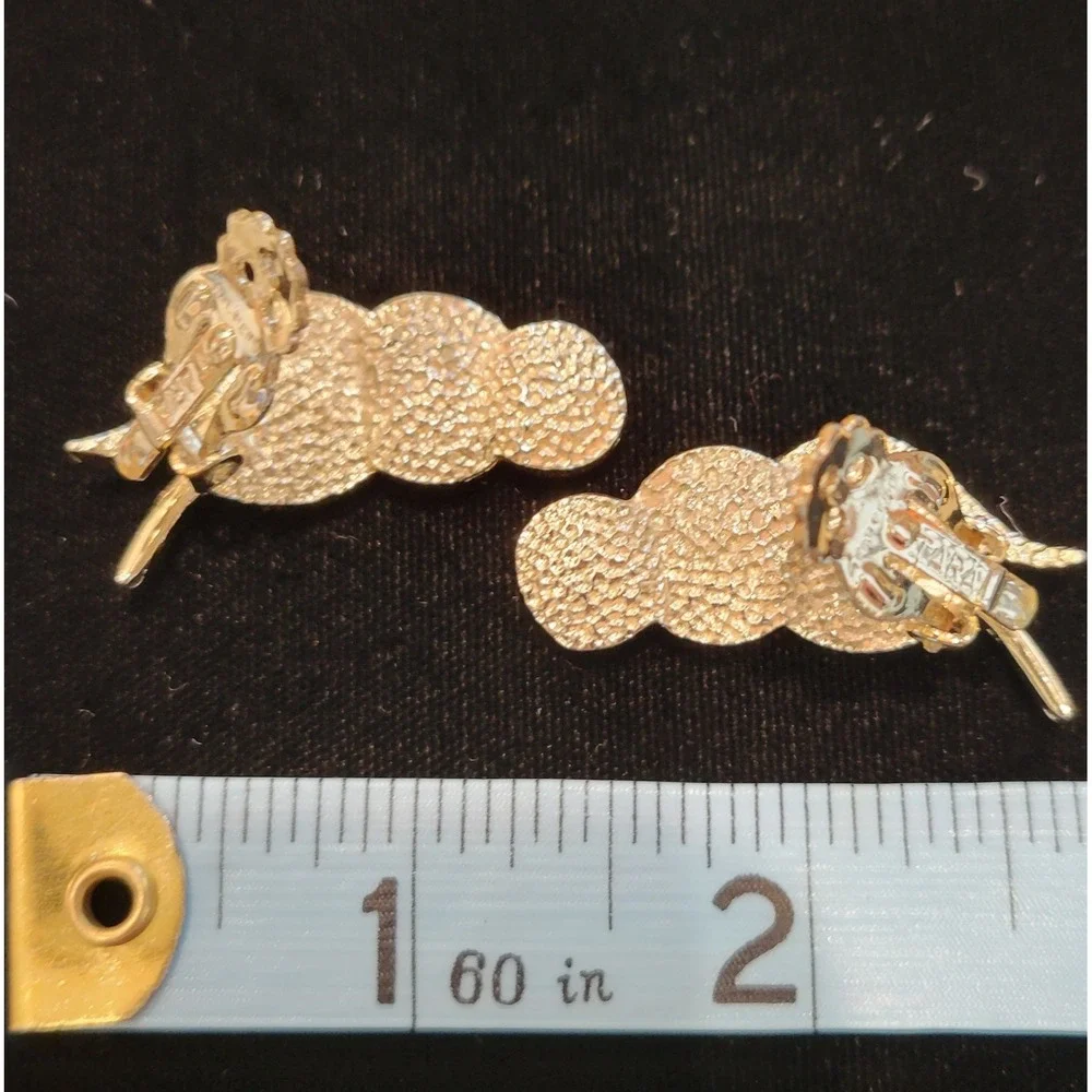 Vintage TARA Signed Light Gold Tone Floral Lily‎ Pad Clip On Earrings